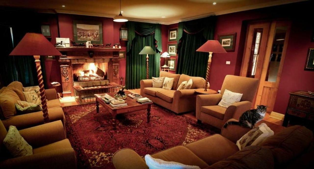 The Farside Country Manor Nottingham Road
